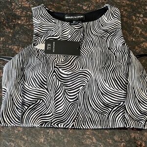 Bailey 44 Sport Graphic Black and White Sleeveless Crop Top Size S